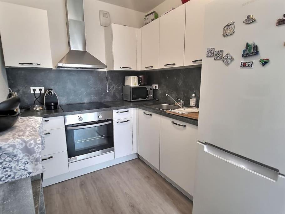 Superbe Appartement Avec 2 Balcons - Vue Sur La Cathedrale Environ 15 Min En Tram Estrasburgo Exterior foto